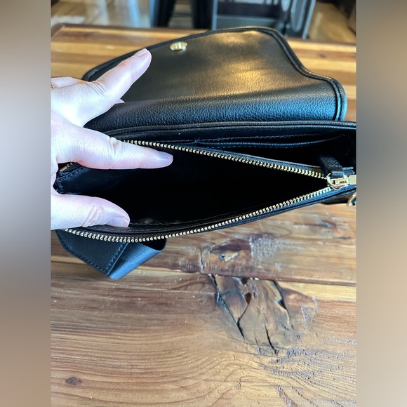 Maedn Everyday Crossbody - Picture 6 of 8